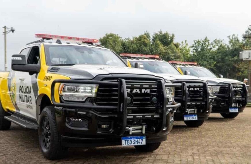 PMPR tem nova viatura: RAM 3500-Na imagem vemos viaturas RAM 3500 adaptadas para a Polícia Militar do Paraná, com pintura institucional em preto, branco e amarelo.